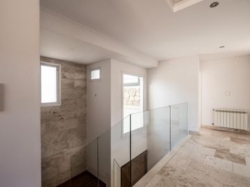 VENDE, CASA, COUNTRY LOS OMBUES A ESTRENAR, HUDSON
