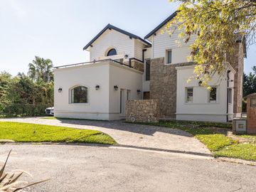 VENDE, CASA, COUNTRY LOS OMBUES A ESTRENAR, HUDSON