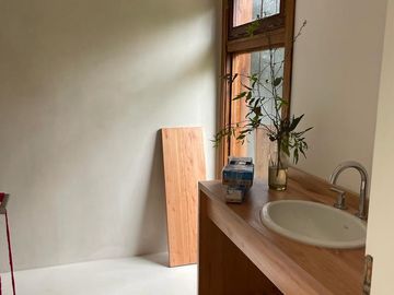 INGENIERO MASCHWITZ-  MODERNA CASA  c/ DISEÑO - A ESTRENAR- UNICO ENTORNO A ORILLAS DEL ARROYO