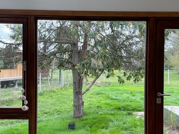 INGENIERO MASCHWITZ-  MODERNA CASA  c/ DISEÑO - A ESTRENAR- UNICO ENTORNO A ORILLAS DEL ARROYO