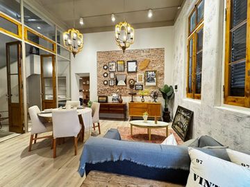 Venta - Casa al frente en ph de tres dormitorios con patio en Echesortu, Rosario