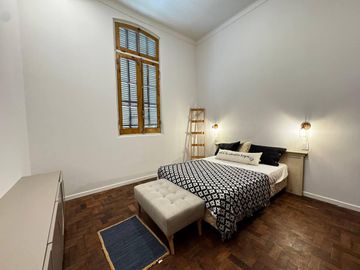 Venta - Casa al frente en ph de tres dormitorios con patio en Echesortu, Rosario