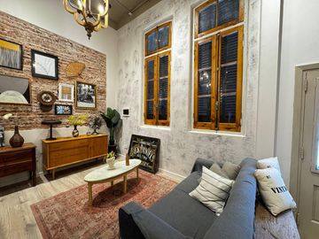 Venta - Casa al frente en ph de tres dormitorios con patio en Echesortu, Rosario