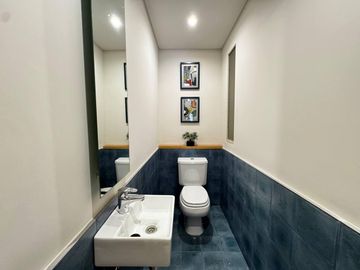Venta - Casa al frente en ph de tres dormitorios con patio en Echesortu, Rosario