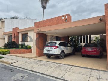 Casa en Venta en Fuentes del Valle, San Pedro Garza Garcia