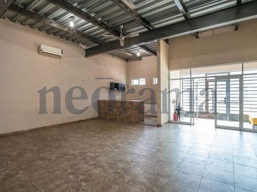 Quinta con Salón de fiestas en Col Niños Heroes, Guadalupe N.L