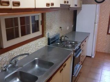 CASA DE 4 DORMITORIOS Y 4 BAÑOS PINAMAR CENTRO