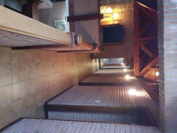 CASA DE 4 DORMITORIOS Y 4 BAÑOS PINAMAR CENTRO