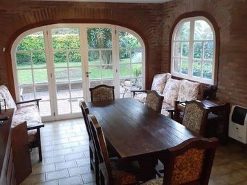CASA DE 4 DORMITORIOS Y 4 BAÑOS PINAMAR CENTRO
