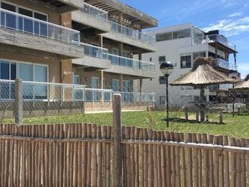 Departamento De 2 Dormitorios C/ Salida Al Mar Y Piscina.