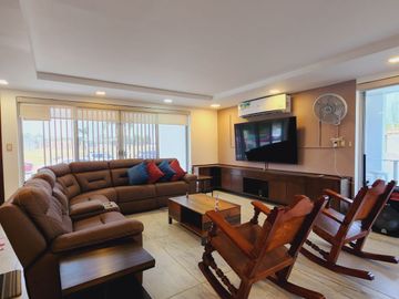 Casa en VENTA muy amplia fraccionamiento Río del Dorado