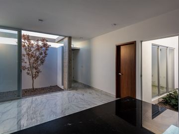 Casa en VENTA un piso LOMAS DE MEDITERRANEO