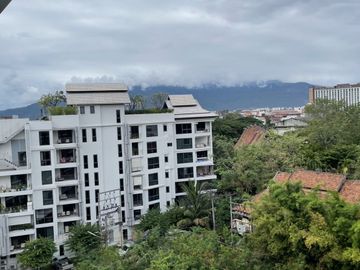 Corner unit - top floor - 1 Bed in Peaks garden
