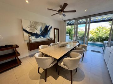 Casa en Venta de 4 recamaras con alberca privada en Campo de Golf El Tigre en Riviera Nayarit