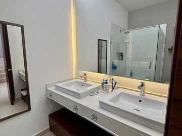 Casa en Venta de 4 recamaras con alberca privada en Campo de Golf El Tigre en Riviera Nayarit
