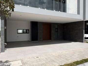 Casa en  venta en Lomas de Angelopolis III Puebla.