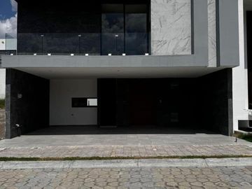 Casa en  venta en Lomas de Angelopolis III Puebla.