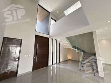 Casa en Bosques de las Misiones sec. Encino
