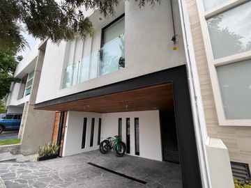 ESPECTACULAR CASA EN VENTA EN CLUSTER SANTO DOMINGO, LOMAS II, PUEBLA.