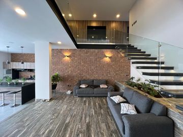 ESPECTACULAR CASA EN VENTA EN CLUSTER SANTO DOMINGO, LOMAS II, PUEBLA.