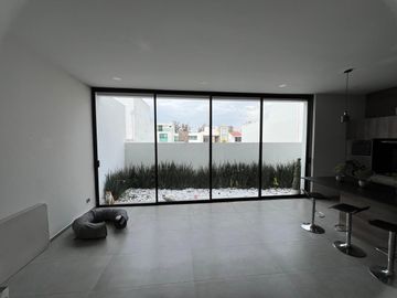 ESPECTACULAR CASA EN VENTA EN CLUSTER SANTO DOMINGO, LOMAS II, PUEBLA.