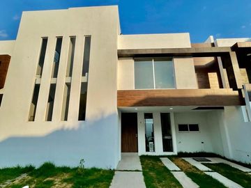 Casa en venta con 3 recamaras en San Pedro Cholula Puebla.