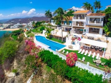 Villa con frente al mar en Tangolunda Huatulco