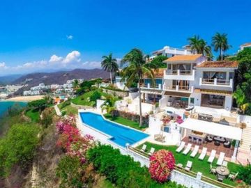 Villa con frente al mar en Tangolunda Huatulco