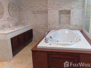 4 Bedroom House for sale at Lanna Thara Village
