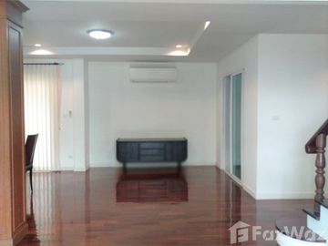 4 Bedroom House for sale at Lanna Thara Village