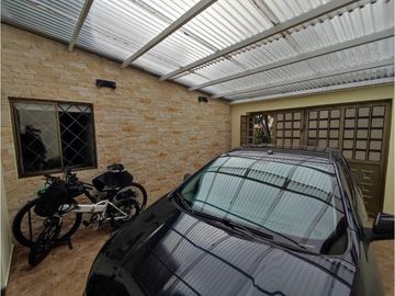 Casa en venta en Engativá, Bogotá - Barrio La Española 