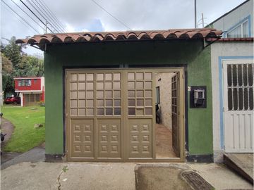 Casa en venta en Engativá, Bogotá - Barrio La Española 
