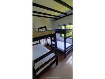 SE VENDE CASA  DE CAMPO  POR VIA ALCALA