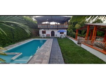 SE VENDE CASA  DE CAMPO  POR VIA ALCALA