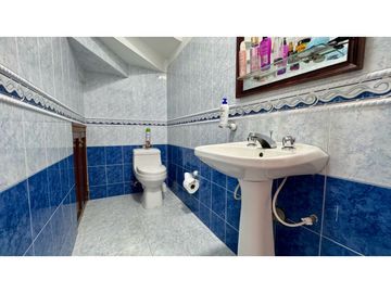 Casa de dos pisos en venta - Barrio Quintas de Las Américas Palmira