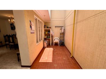 Casa de dos pisos en venta - Barrio Quintas de Las Américas Palmira