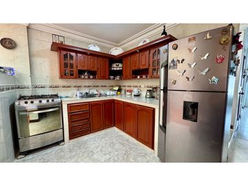 Casa de dos pisos en venta - Barrio Quintas de Las Américas Palmira
