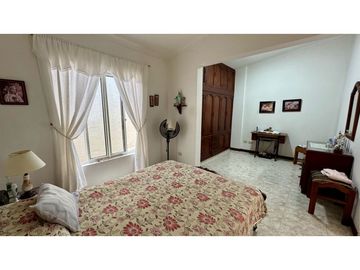 Casa de dos pisos en venta - Barrio Quintas de Las Américas Palmira
