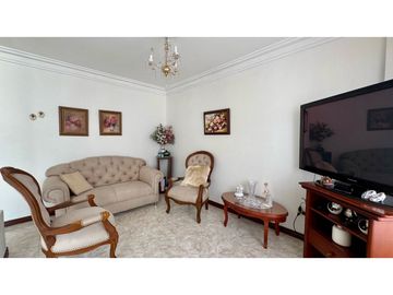 Casa de dos pisos en venta - Barrio Quintas de Las Américas Palmira