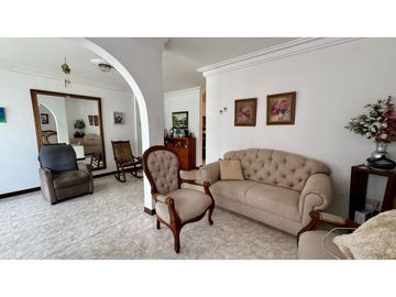 Casa de dos pisos en venta - Barrio Quintas de Las Américas Palmira