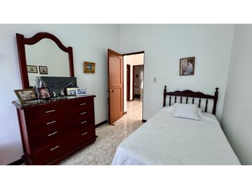 Casa de dos pisos en venta - Barrio Quintas de Las Américas Palmira