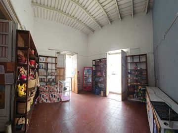 CASA EN VENTA EN EL CENTRO DE MERIDA YUCATAN EN ESQUINA DOS PLANTAS