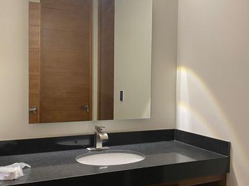 CASA EN VENTA PRIVADA BOSQUES DE ALTABRISA MERIDA 5 RECAMARAS ESTUDIO Y ALBERCA