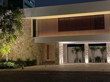 CASA EN VENTA PRIVADA BOSQUES DE ALTABRISA MERIDA 5 RECAMARAS ESTUDIO Y ALBERCA