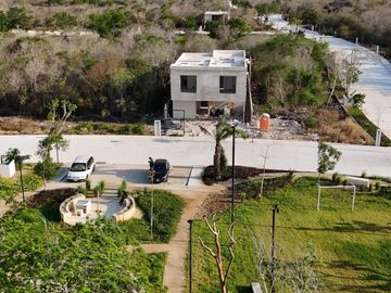 CASA DE LUJO EN VENTA EN  MERIDA EN PRIVADA PROVINCIA