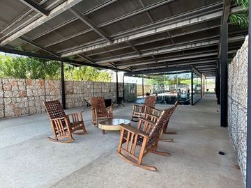 CASA VENTA MERIDA CON ALBERCA EN PRIVADA CON AMENIDADES CERCA DE PLAZA LA ISLA