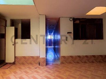 VENTA DE CASA DE 3 PISOS EN VILLA HEROES DEL CENEPA - CONO SUR TACNA.