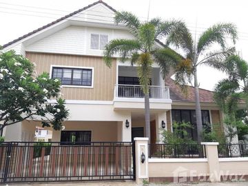 4 Bedroom House for sale at Koolpunt Ville 12 The Castle