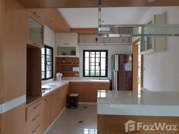 4 Bedroom House for sale at Koolpunt Ville 12 The Castle