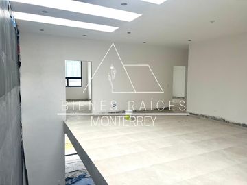 Casa en VENTA en Santa Isabel con amplios espacios, patio de 50 mts2 y equipada.